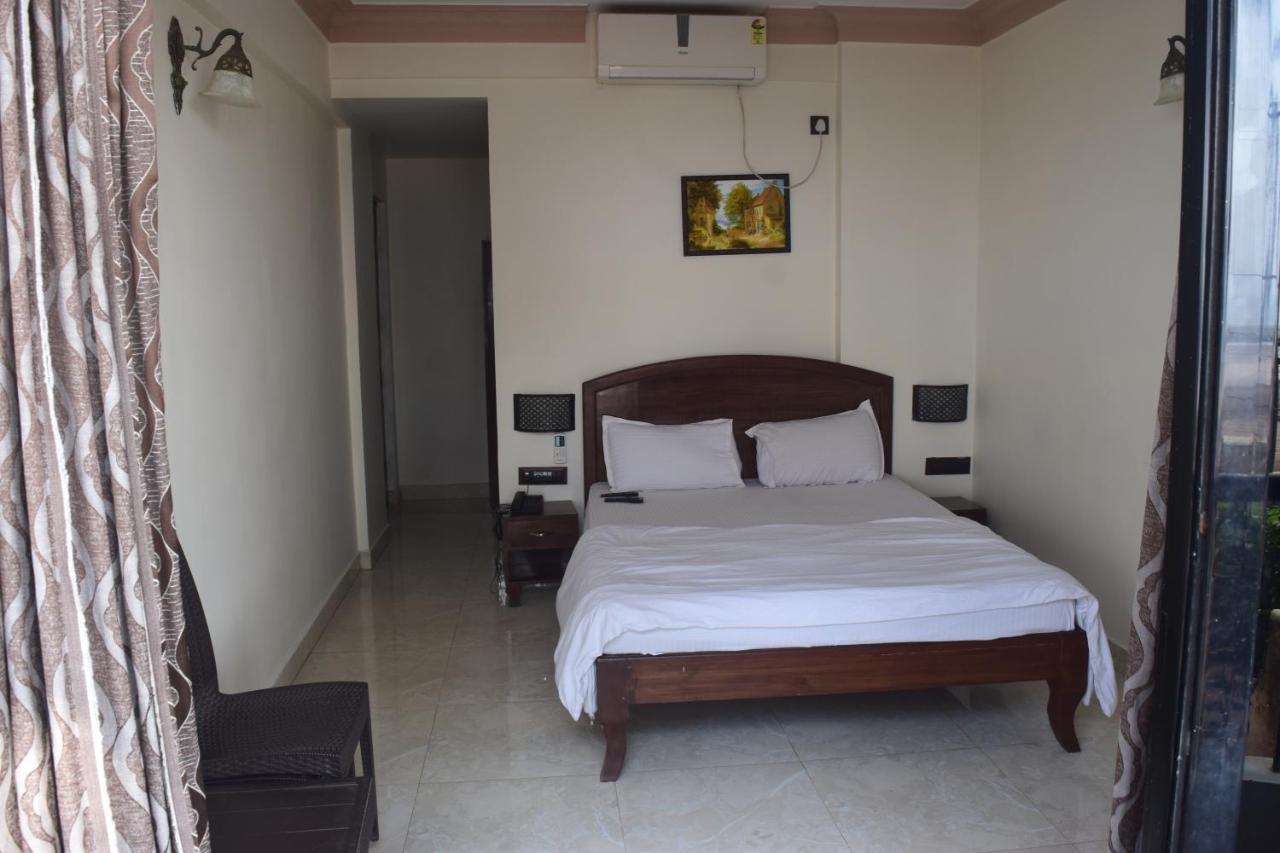 Hotel Murud Marina Exterior foto