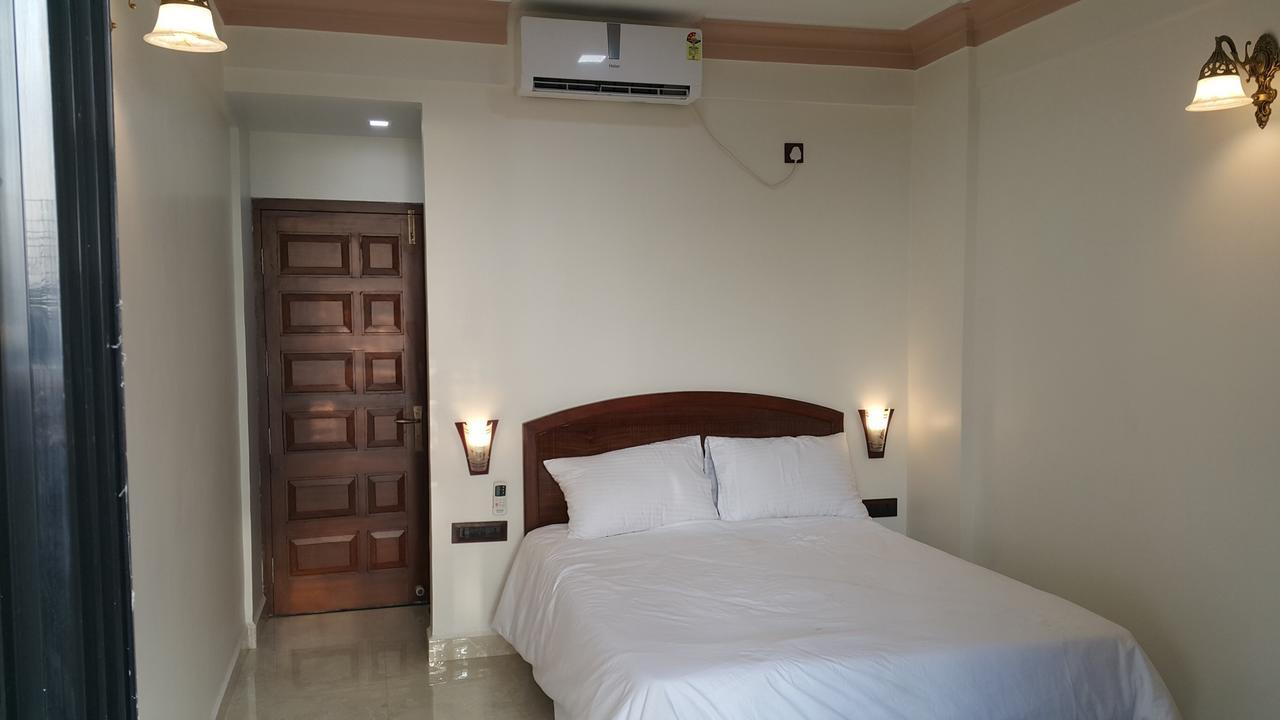 Hotel Murud Marina Exterior foto
